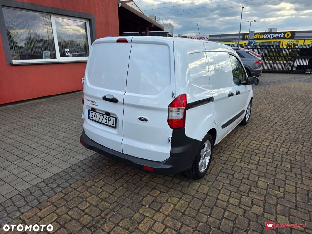 Ford Transit Courier - 12