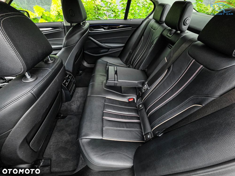 BMW Seria 5 525d Sport Line - 18