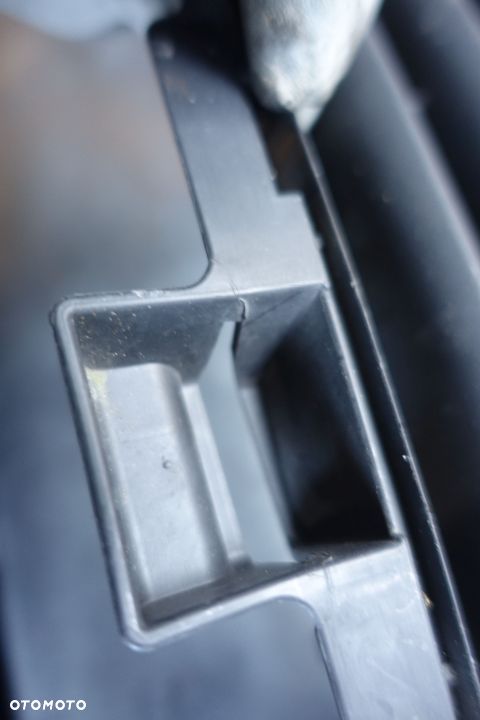 KRATKA ŚRODKOWA ZDERZAKA ZAFIRA C LIFT 16-19r. - 3