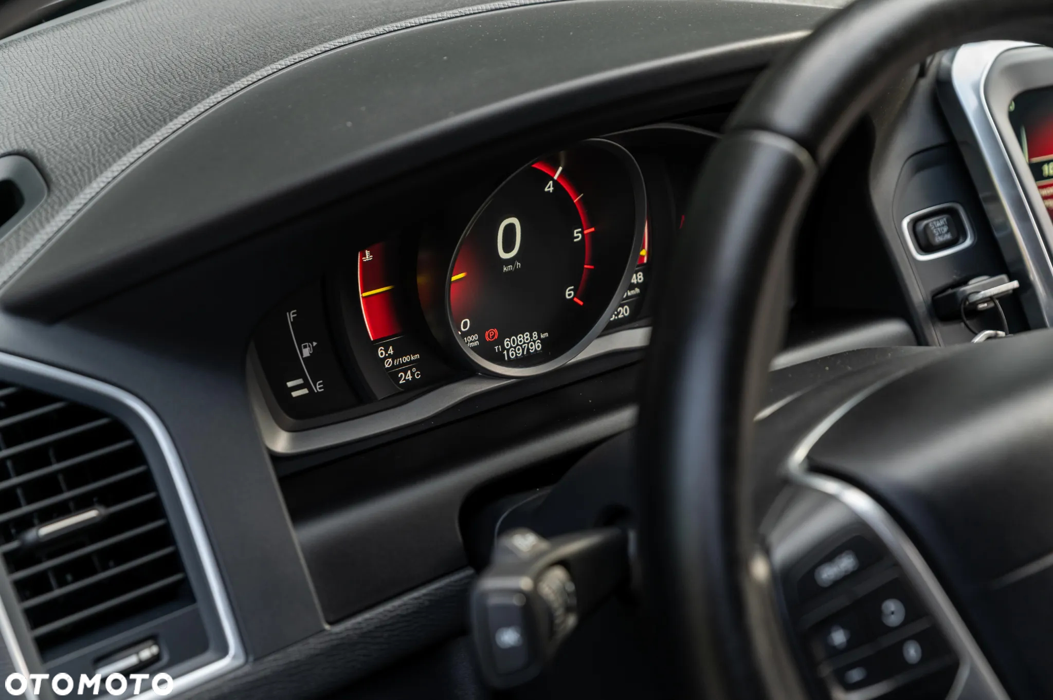 Volvo XC 60 - 33