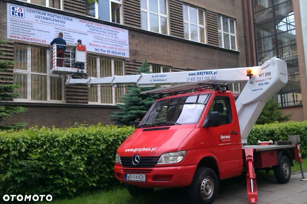 Mercedes-Benz Sprinter - 24