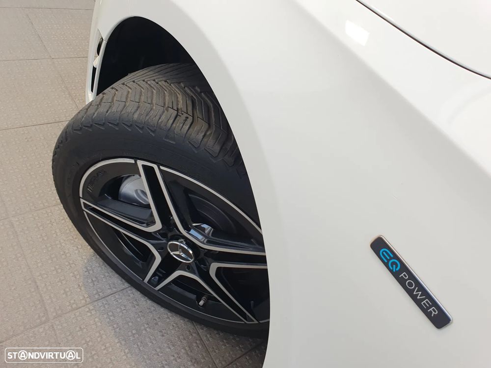 Mercedes-Benz A 250 e AMG Line - 22