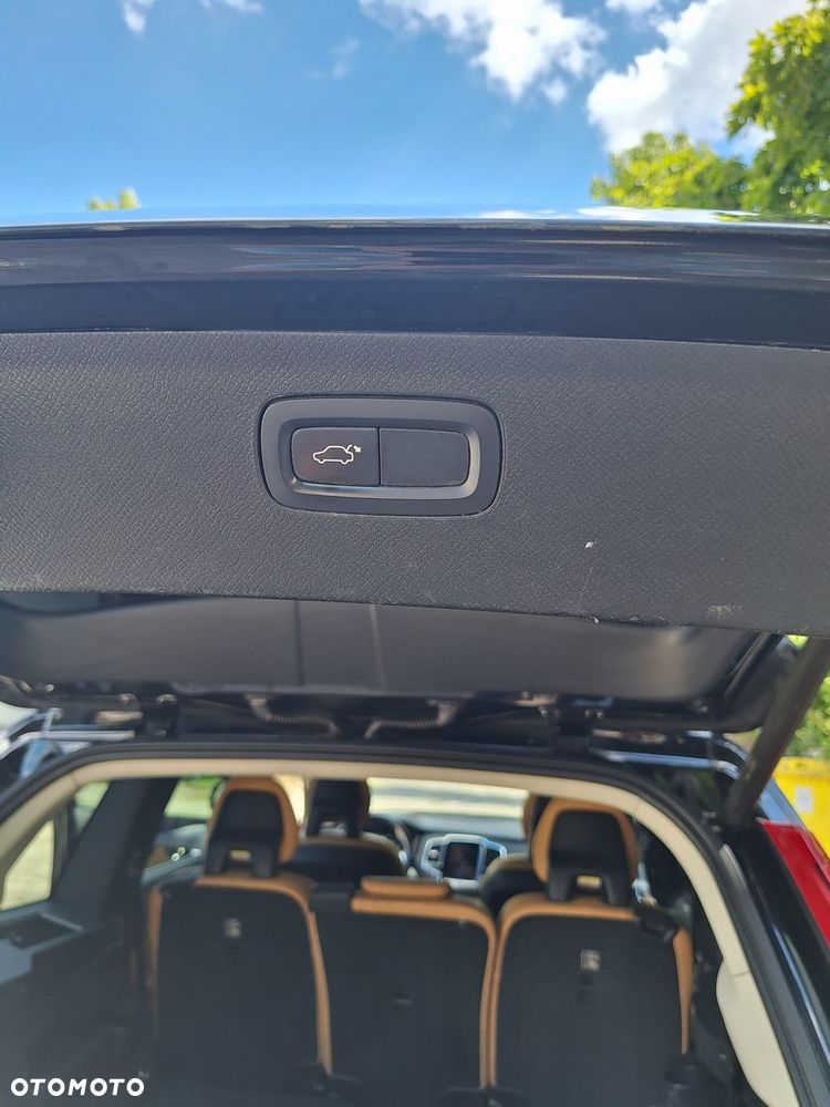 Volvo XC 90 D5 AWD Momentum 7os - 30