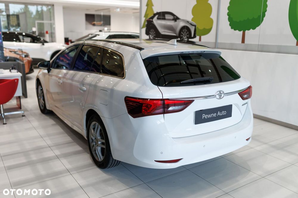 Toyota Avensis 2016 photo 4