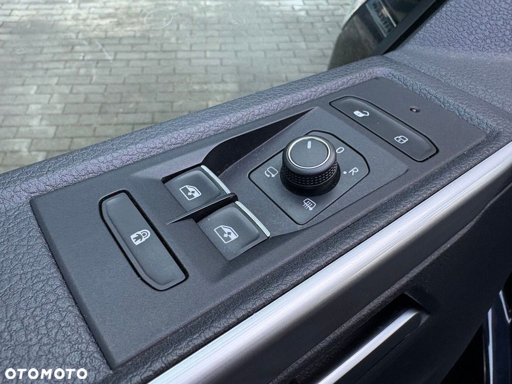 Volkswagen Multivan 2.0 TDI L1 Comfortline DSG - 22