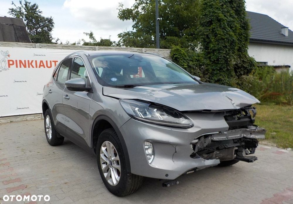Ford Kuga - 1