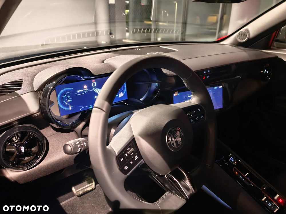 Alfa Romeo Junior 1.2 mHEV Ti eDCT - 6