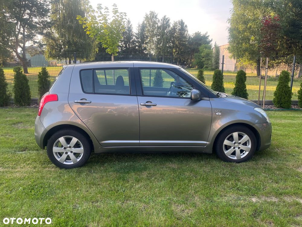 Suzuki Swift - 2