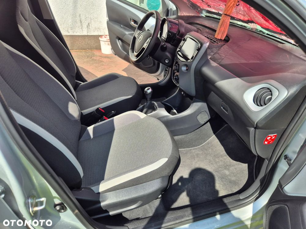 Toyota Aygo x-play - 16