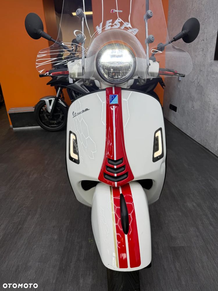 Vespa GTS - 24