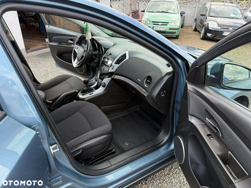 Chevrolet Cruze - 15