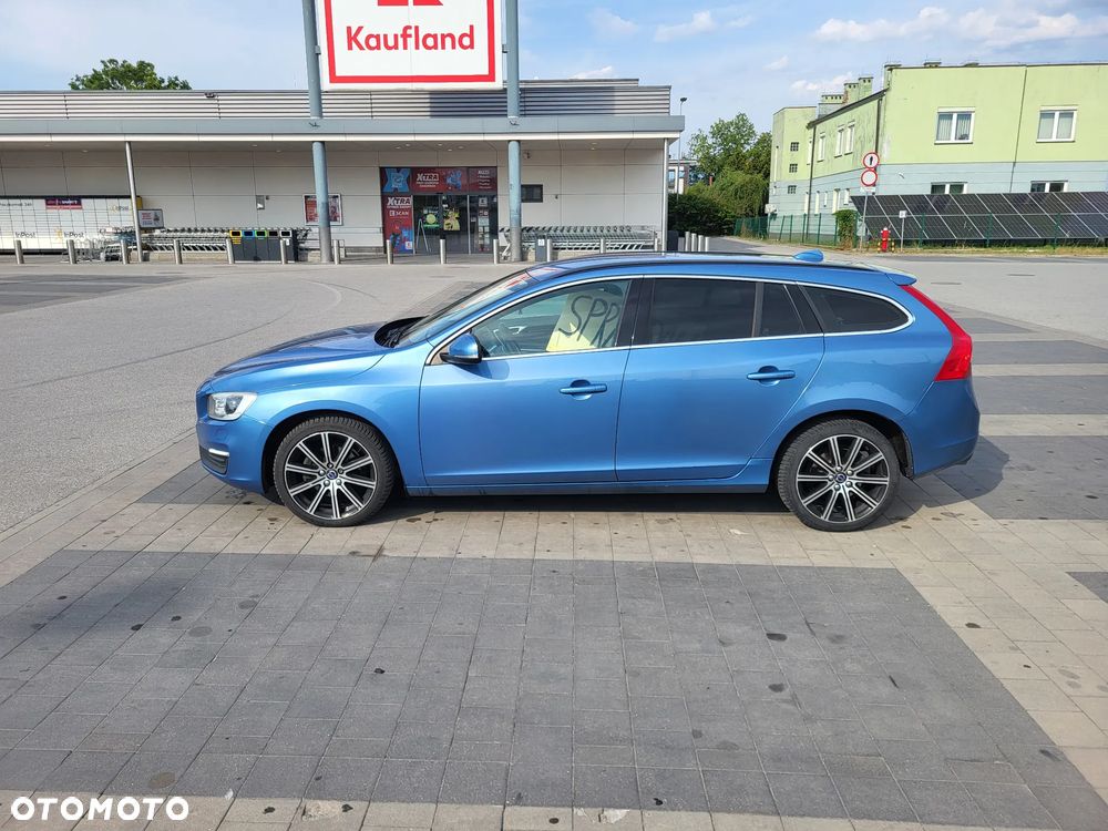 Volvo V60 D2 Momentum - 3