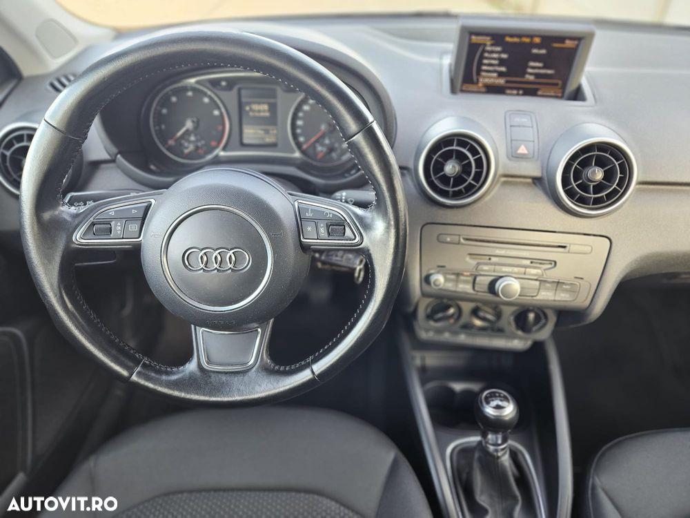 Audi A1 1.2 TFSI Sportback Attraction - 9