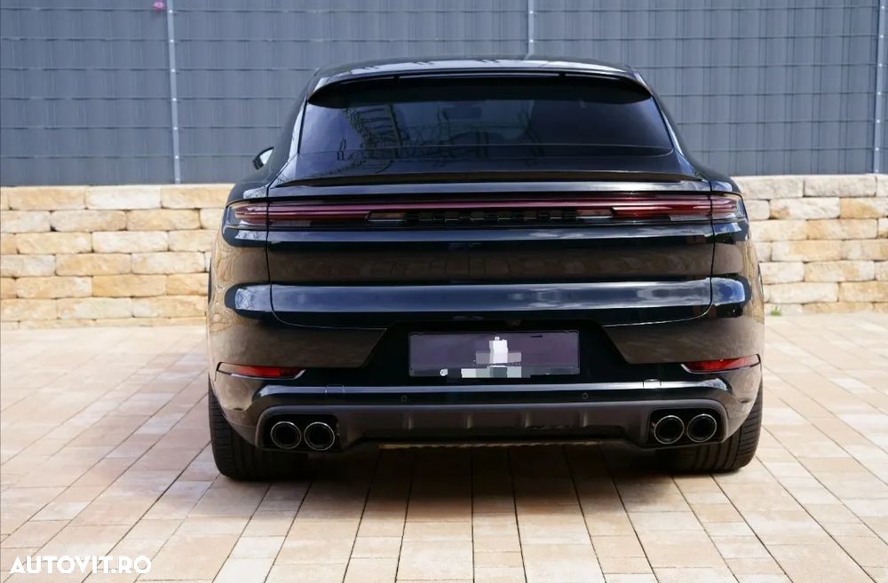 Porsche Cayenne Coupe E-Hybrid Black Edition - 8