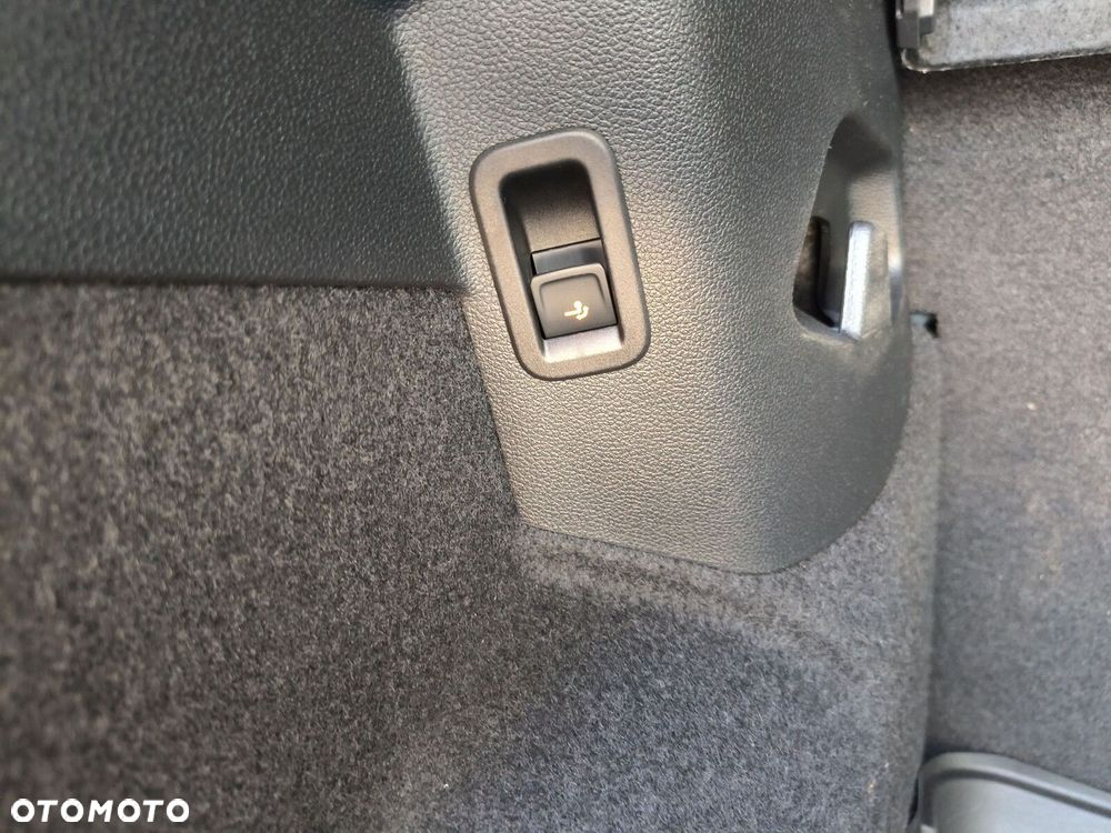Volkswagen Golf 2.0 TDI Life DSG - 28