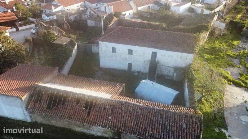 Moradia tradicional com 525m² de terreno em  (Carvalhal, Bombarral) - Grande imagem: 2/12