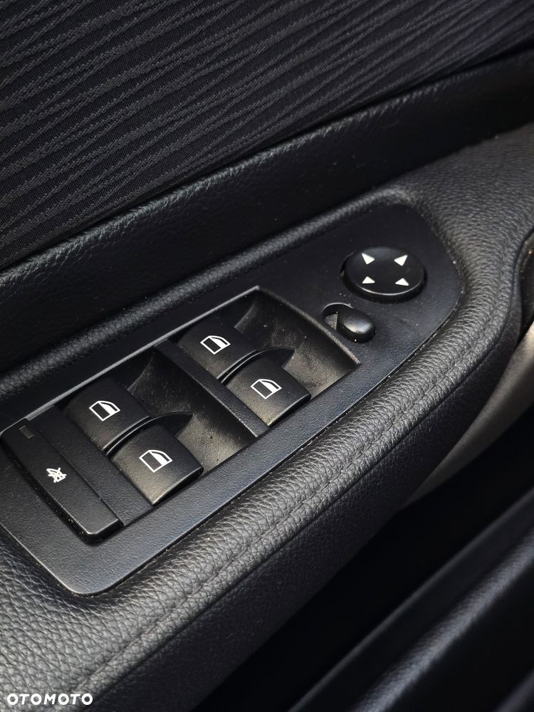 BMW Seria 1 118d - 22
