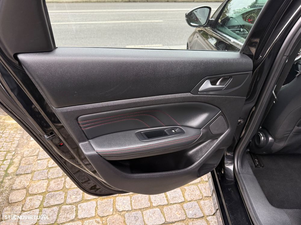 Peugeot 308 SW BlueHDi 130 EAT8 Stop & Start GT - 47