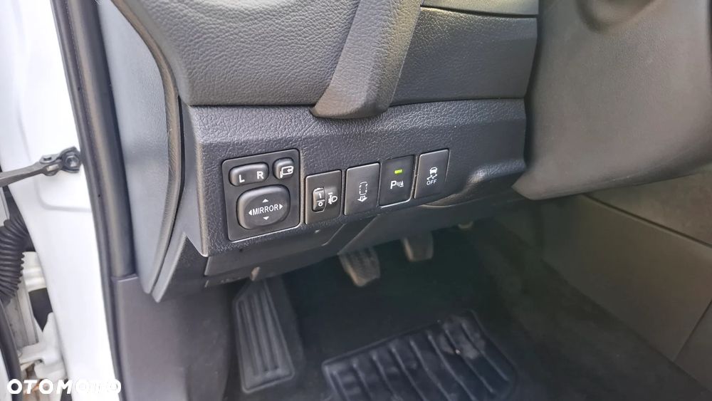 Toyota Auris 2.0 D-4D Edition - 10
