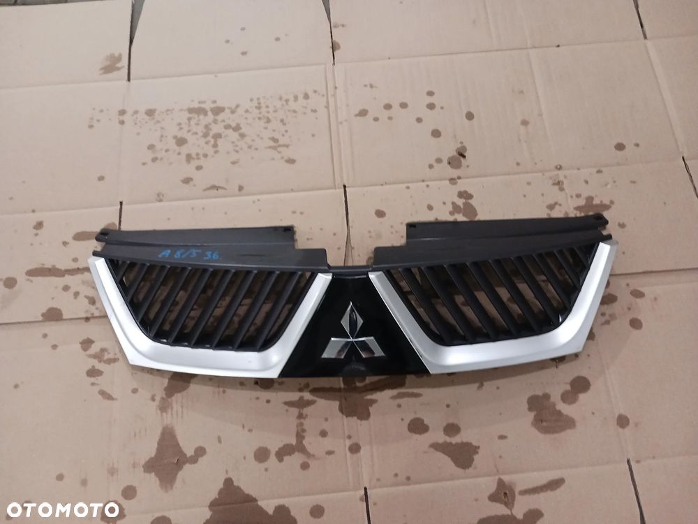 GRILL ATRAPA ZDERZAKA MITSUBISHI OUTLANDER II 05-10R - 1