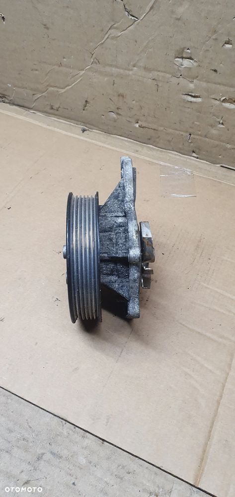 Pompa wody VW Touareg 3.0 TDI 06E121005 - 4