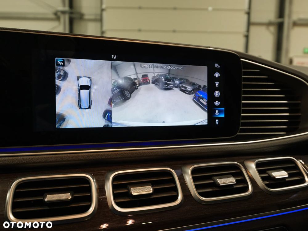 Mercedes-Benz GLS - 27