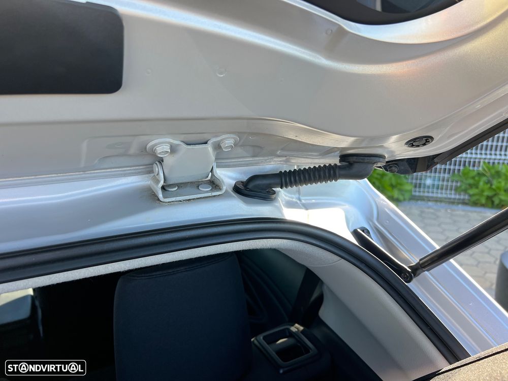 Toyota Yaris Cross 1.5 HDF Comfort Plus - 29