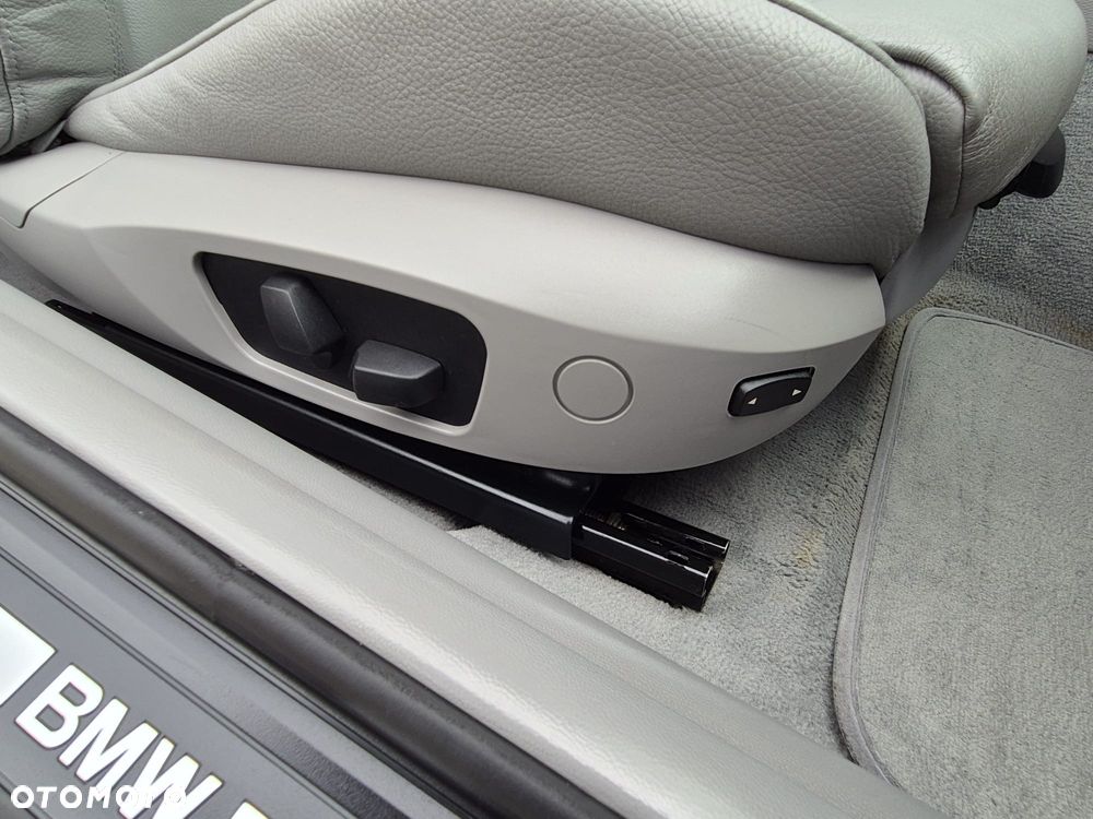 BMW Seria 3 - 32