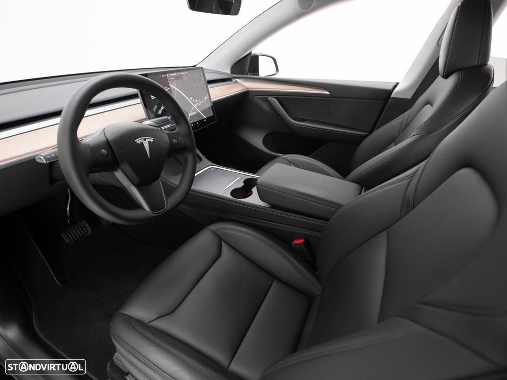 Tesla Model Y Long Range Dual Motor AWD - 8