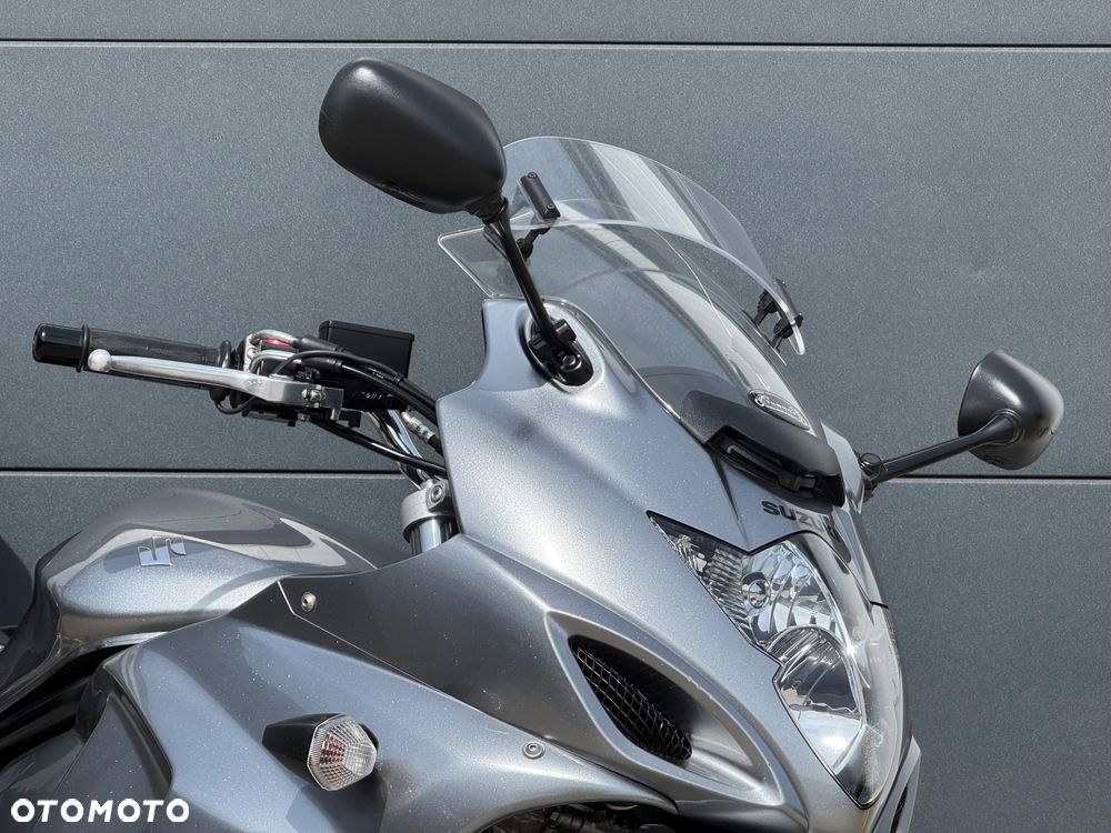 Suzuki GSX - 2