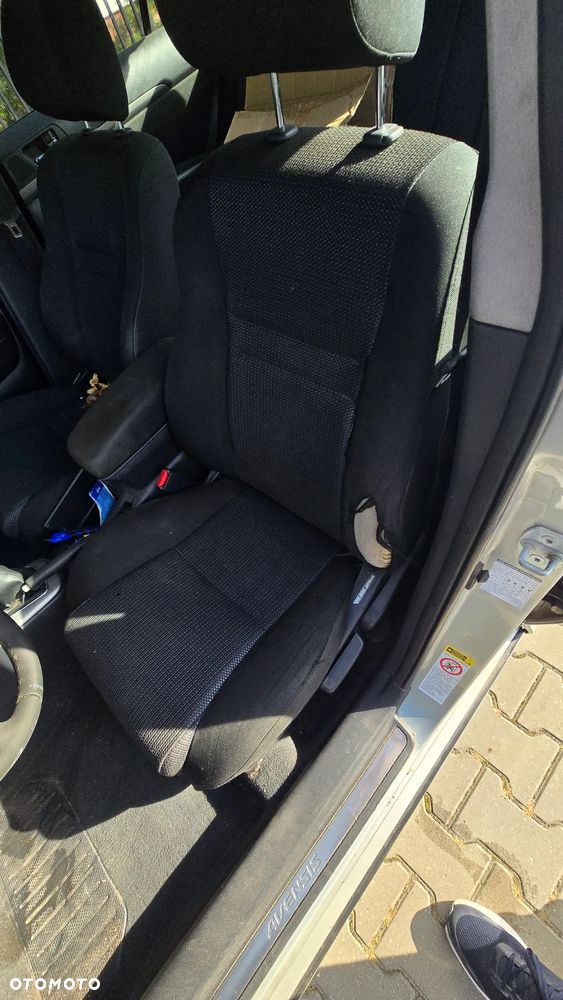 Toyota Avensis - 7