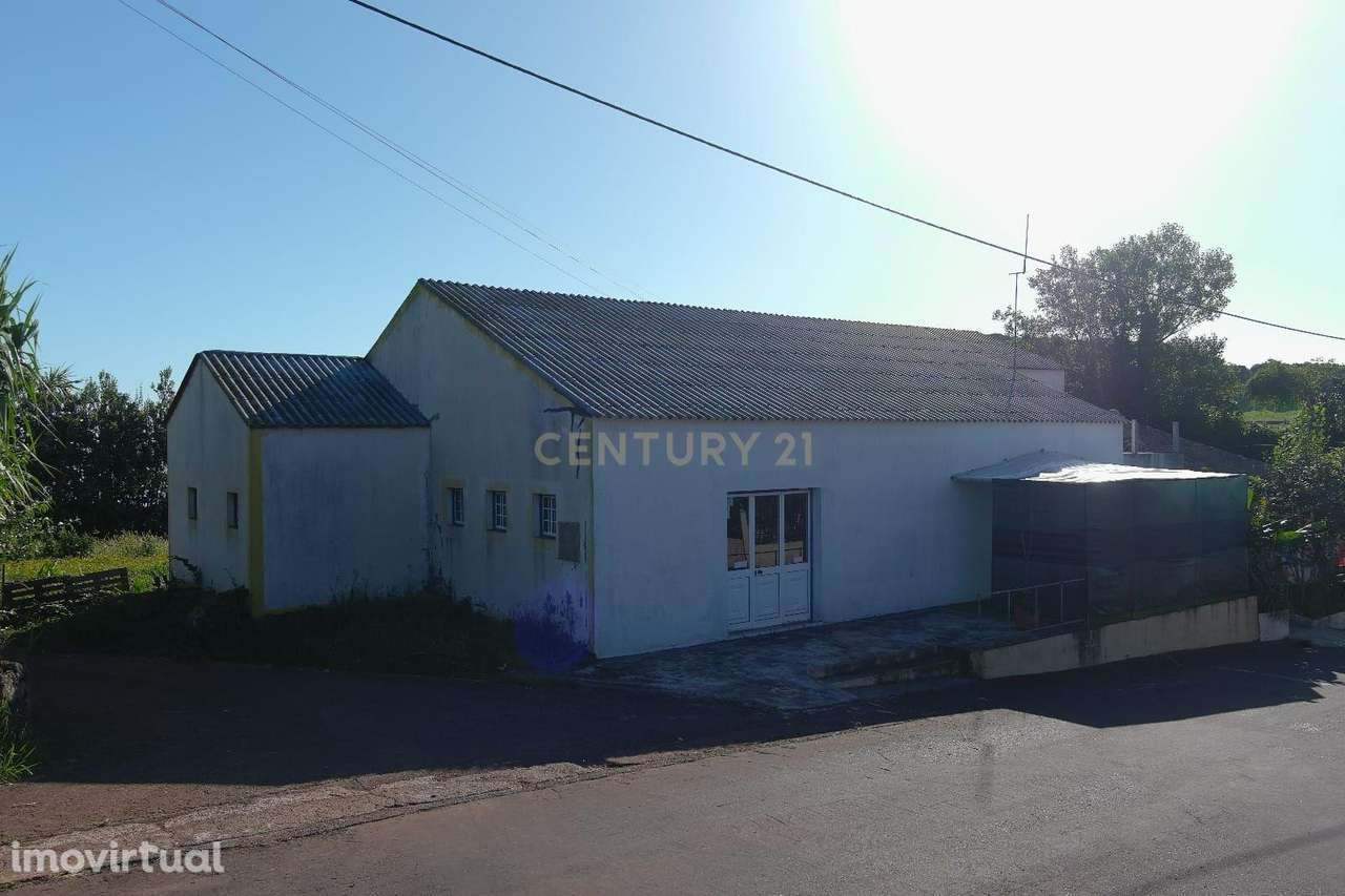 Prédio Comercial Urbano para Investimento localizado no Topo -  Ilha d - Grande imagem: 3/7