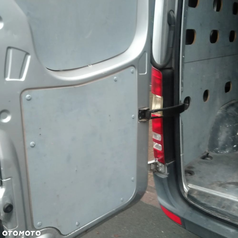 Mercedes-Benz Sprinter - 8