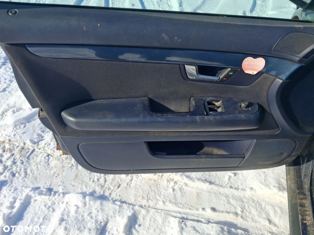 Audi A4 B6 Avant Kombi silnik 1.6 ALZ 8V 102 KM skrzynia biegów ENL drzwi klapa zderzak błotnik LY5K granatowy lampa zamek alternator rozrusznik wiązka przewód rura sterownik moduł zegary fis tempomat szyba lewarek boczek fotel niebieski panel mcperson zwrotnica belka sanki maglownica pompa mechanizm zamek zacisk kolektor lusterko tłumik wydech wykładzina tapicerka schowek głośnik wzmacniacz harman atrapa osłona listwa bagażnika małysz WSZYSTKIE CZĘŚCI NA CZĘŚCI - 13
