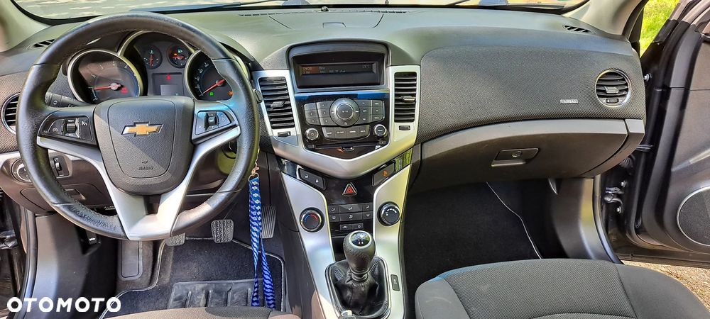 Chevrolet Cruze 1.6 LT+ - 21