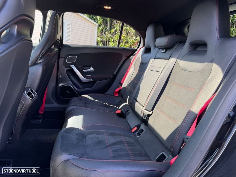 Mercedes-Benz A 35 AMG 4Matic Speedshift DCT 7G - 38