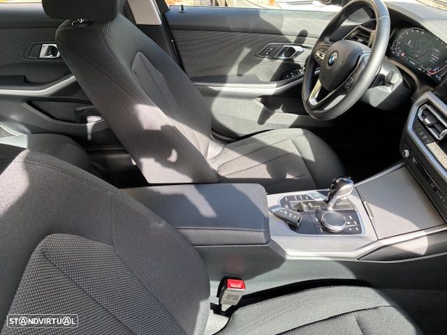 BMW 318 d Ultimate Auto - 24