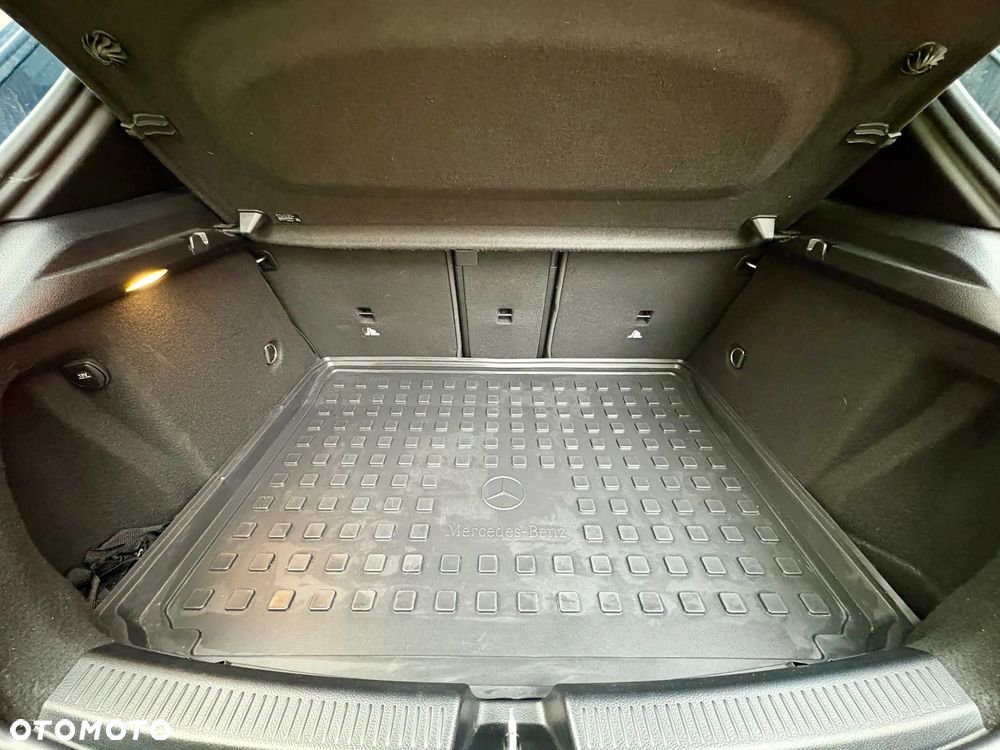 Mercedes-Benz Klasa A AMG 35 4Matic AMG Speedshift DCT 7G - 13