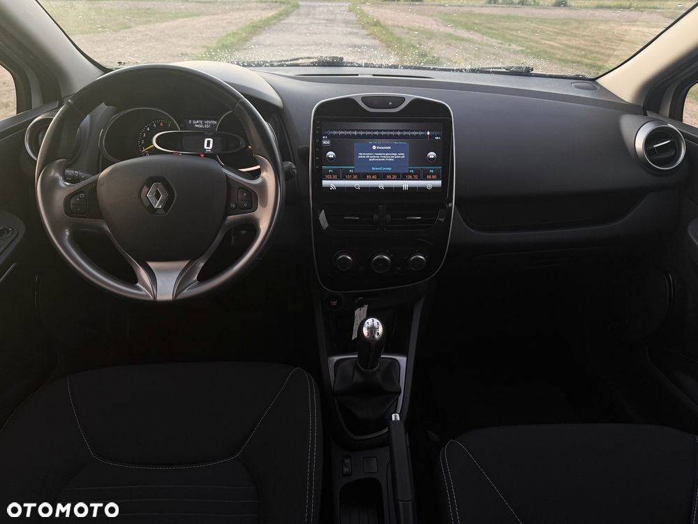 Renault Clio 1.2 16V Luxe Privilege - 8