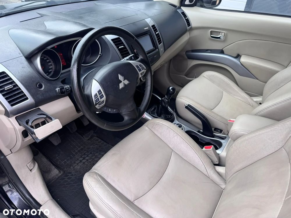 Mitsubishi Outlander 2.0 DID Instyle - 4