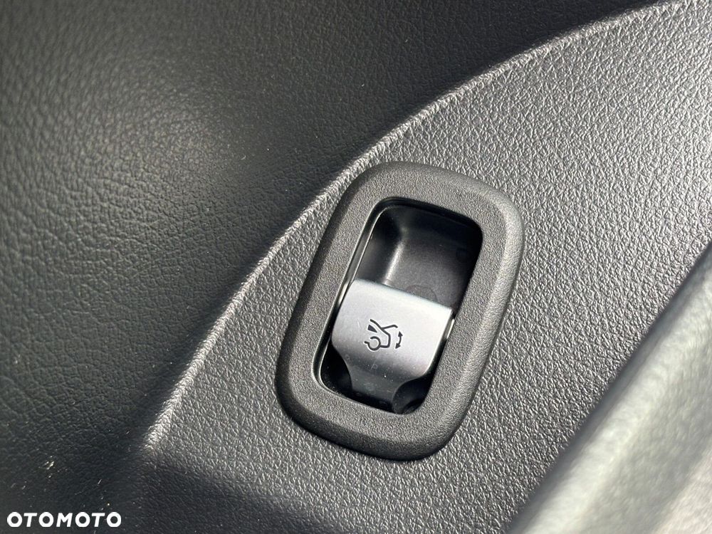 Mercedes-Benz GLC - 27