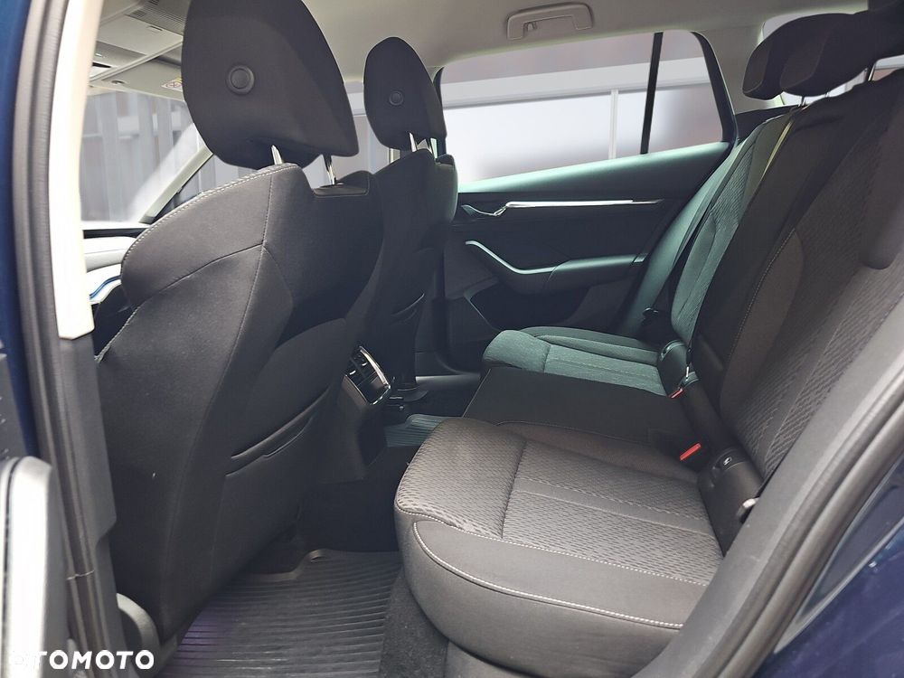 Skoda Octavia 2.0 TDI Style DSG - 8