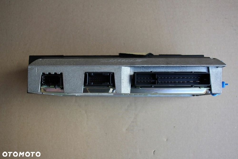 Wzmacniacz samochodowy BOSE AUDI A6 C6 4F0035223A (4331) - 2