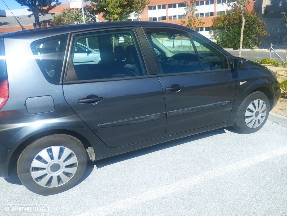 Renault Scénic 1.5 dCi Confort Authentique - 4