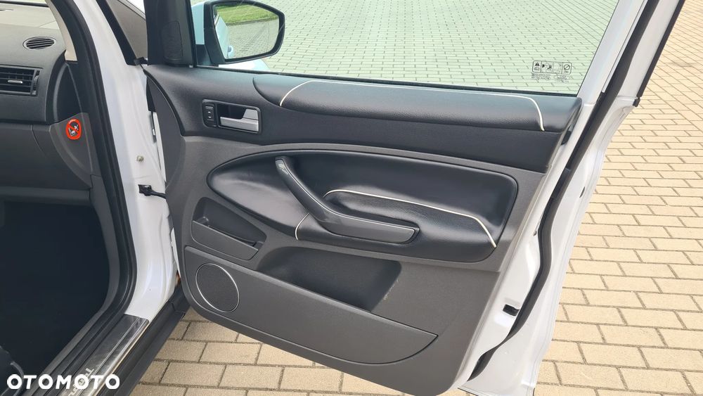 Ford Kuga 2.0 TDCi Titanium - 16