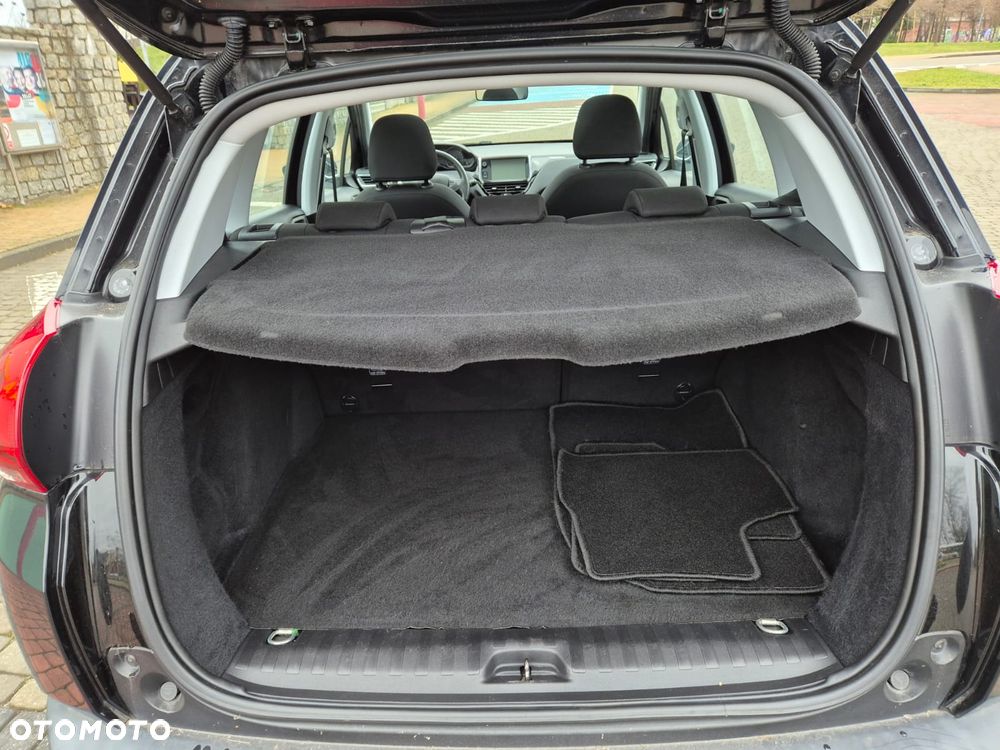 Peugeot 2008 1.2 Pure Tech GPF Allure S&S EAT6 - 15