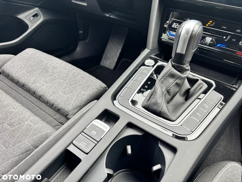 Volkswagen Passat - 17