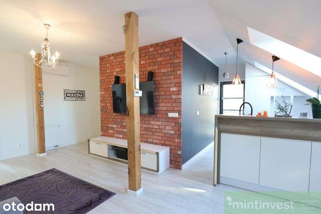 Góra domu z ogrodem