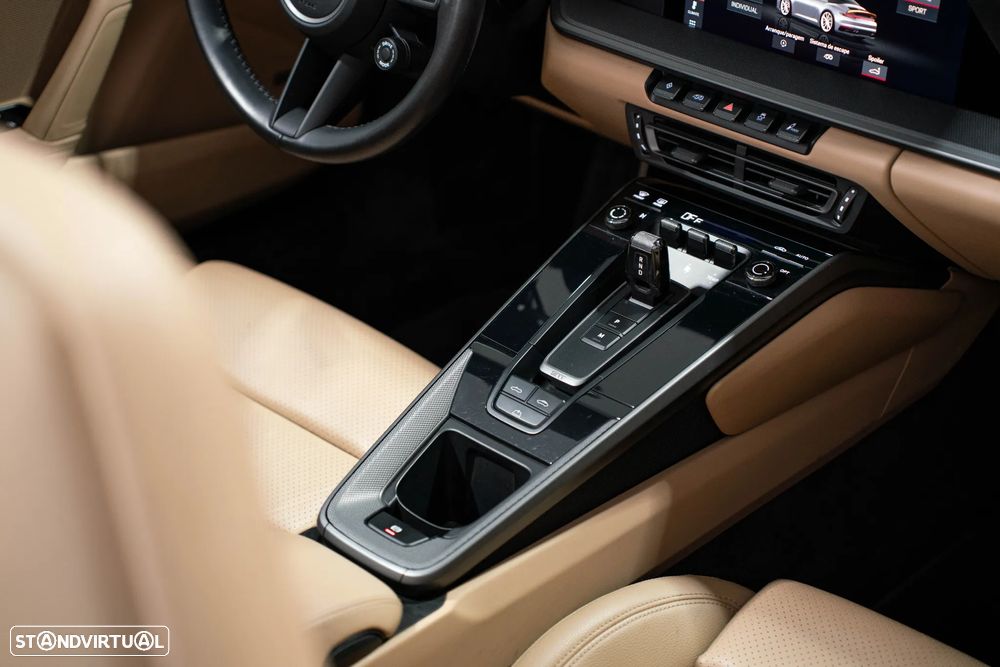 Porsche 911 (992) Carrera 4S Cabriolet PDK - 25