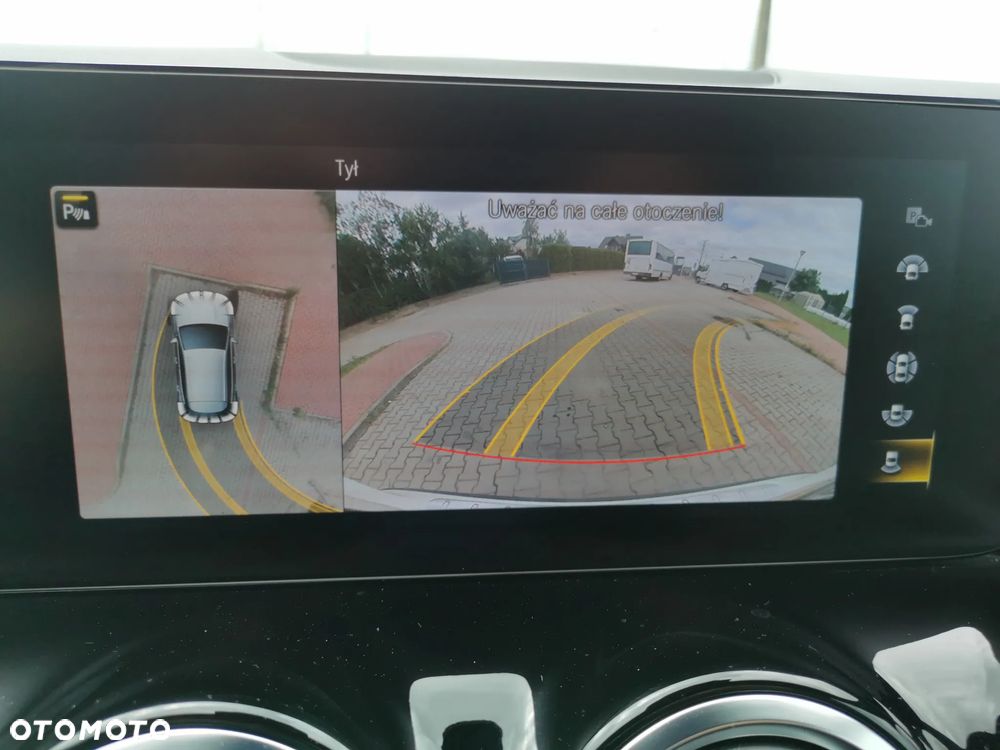 Mercedes-Benz GLA 250 4-Matic AMG Line - 32